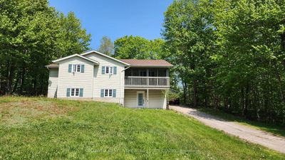 1084 Bonnie Lake Rd, House other with 3 bedrooms, 2 bathrooms and 11 parking in Bracebridge ON | Image 2