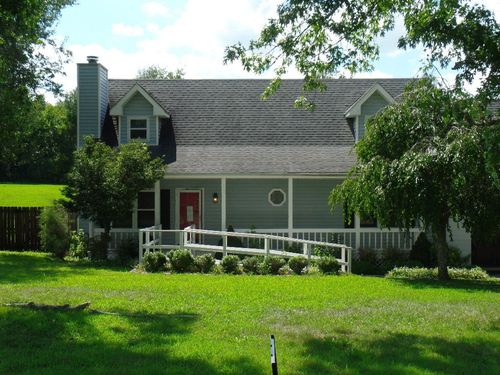 107 Oakland Dr, Gallatin, TN, 37066-4724 | Card Image