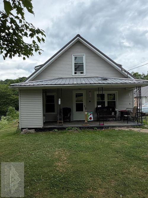 2983 Black Oak Rd, Princeton, WV, 24740-6888 | Card Image
