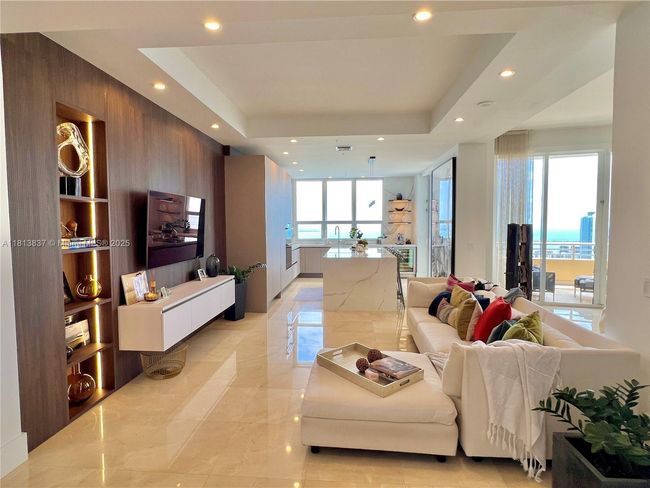 APT-4505 - 848 Brickell Key Dr, Condo with 3 bedrooms, 4 bathrooms and null parking in Miami FL | Image 12