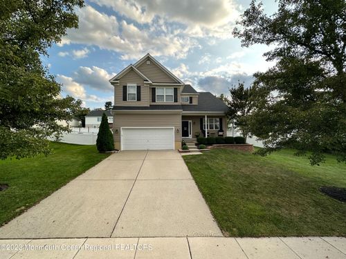 142 Molly Pitcher Way, Deptford, NJ, 08096-6868 | Card Image