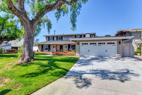 5571 Lockhaven Dr, Buena Park, CA, 90621-1551 | Card Image