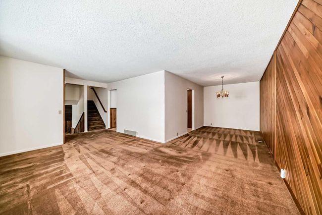 436 Dalmeny Hill Nw, Home with 4 bedrooms, 1 bathrooms and 4 parking in Calgary AB | Image 5