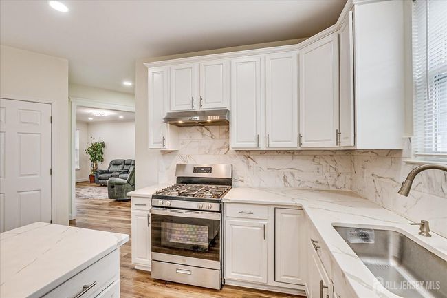 37 Keswick Rd, House other with 5 bedrooms, 3 bathrooms and null parking in East Windsor NJ | Image 15