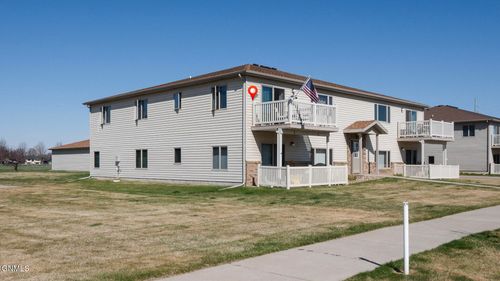 872 San Angelo Dr, Bismarck, ND, 58504-7486 | Card Image