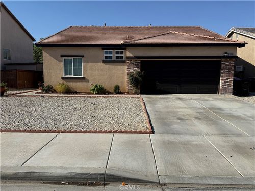 13986 Estate Way, Victorville, CA, 92394 | Card Image