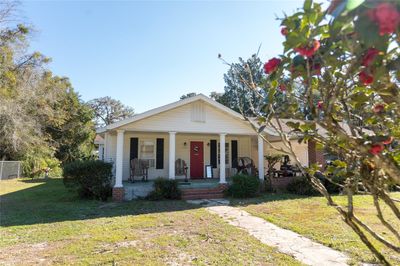 123 Se 1st Street, House other with 3 bedrooms, 2 bathrooms and null parking in Williston FL | Image 2