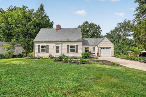 1613 Cherry Ln, Cedar Falls, IA, 50613-4503 | Card Image