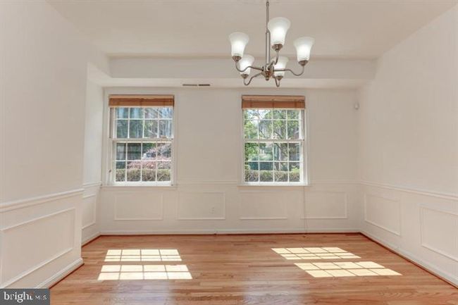 6667 Mclean Dr, Townhouse with 3 bedrooms, 4 bathrooms and null parking in Mclean VA | Image 5