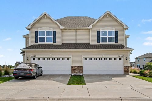 10927 Illinois Dr, Crown Point, IN, 46307-7375 | Card Image