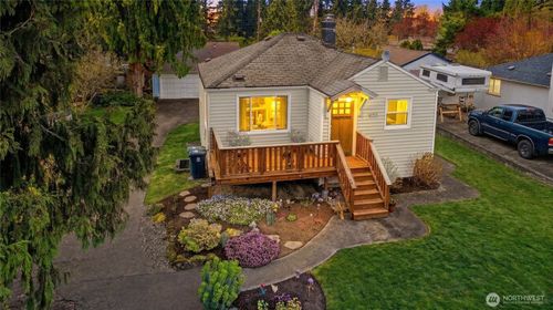 14555 8th Ave Ne, Shoreline, WA, 98155-6945 | Card Image