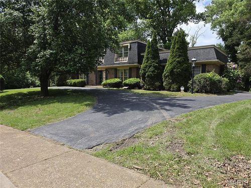 621 Claymont Estates Dr, Chesterfield, MO, 63017-7063 | Card Image