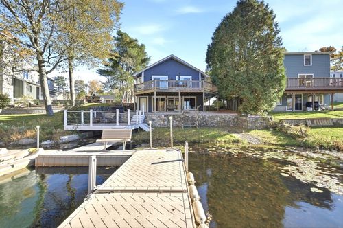 15 Wakefield Ave, Webster, MA, 01570-3555 | Card Image
