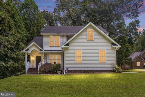 199 Stonewall Dr, Fredericksburg, VA, 22401-2165 | Card Image