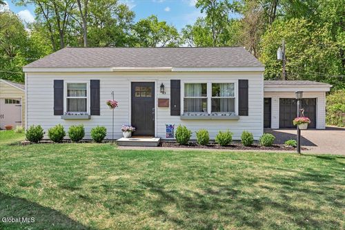 43 Vics Ct, Colonie, NY, 12205-4802 | Card Image
