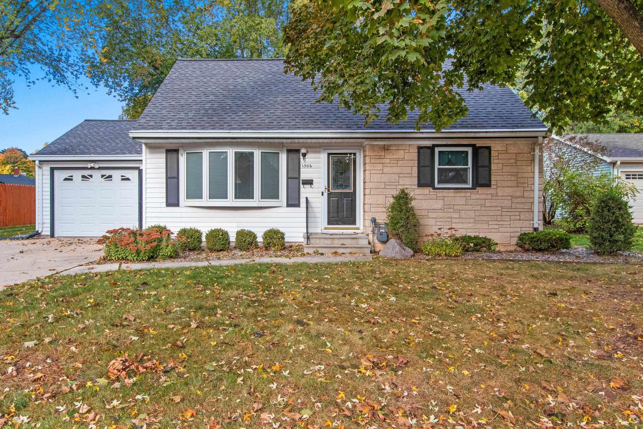 1506 Pilgrim Street, For Sale in GREEN BAY Zoocasa