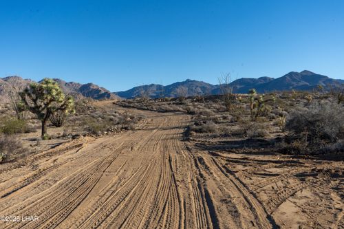 6 E Sandy Dr, Yucca, AZ, 86438 | Card Image