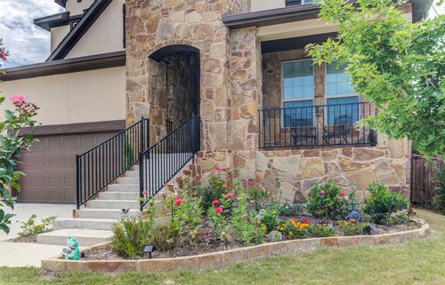 15621 Cabrillo Way, Bee Cave, TX, 78738-6187 | Card Image