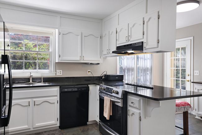 1070 Cliff White Rd, House other with 3 bedrooms, 2 bathrooms and 2 parking in Columbia TN | Image 7