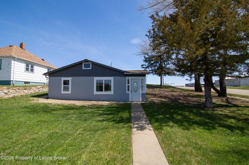 101 Illinois Ave, Mott, ND, 58646-7243 | Card Image