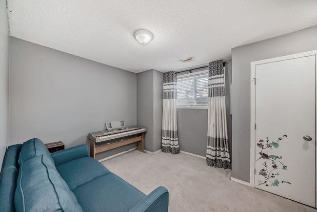 58 Erin Woods Court Se, Home with 3 bedrooms, 2 bathrooms and 2 parking in Calgary AB | Image 30