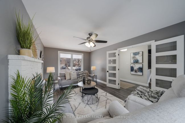 125 Guthrie Cres, House other with 3 bedrooms, 2 bathrooms and 4 parking in Whitby ON | Image 8