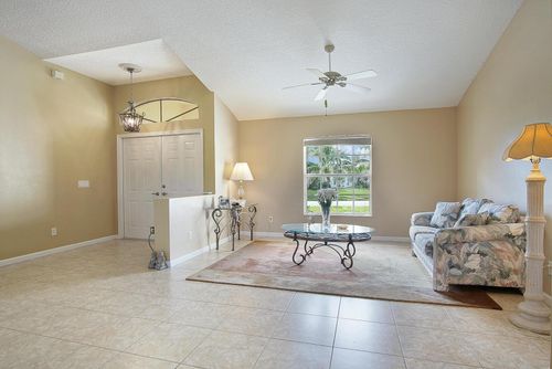 5864 Nw Favian Ave, Port St. Lucie, FL, 34986-3714 | Card Image
