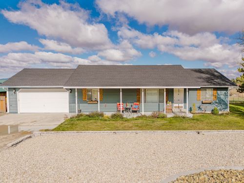 437 Lyndhurst Dr, Spring Creek, NV, 89815-5912 | Card Image