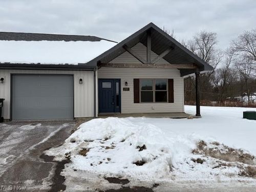 2707 Barnhill Rd, New Philadelphia, OH, 44663-8873 | Card Image