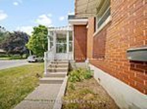21 Thomson St, Barrie, ON, L4N1X4 | Card Image