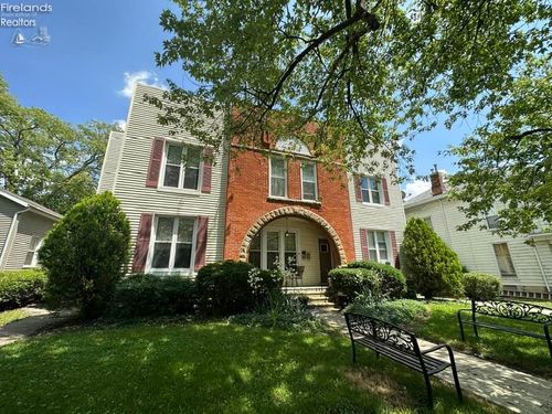 38 N Washington St, Tiffin, OH, 44883-2321 | Card Image