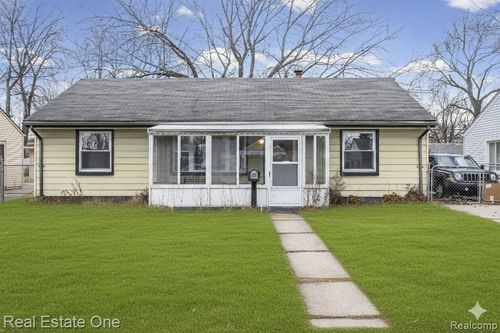 26641 Ridgemont St, Roseville, MI, 48066-7123 | Card Image