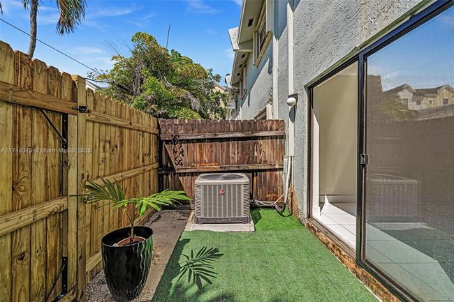 4107 Ne 21 St Ter, Townhouse with 1 bedrooms, 2 bathrooms and null parking in Lighthouse Point FL | Image 26