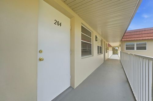 unit-204-31 Pine Arbor Lane, Vero Beach, FL, 32962 | Card Image