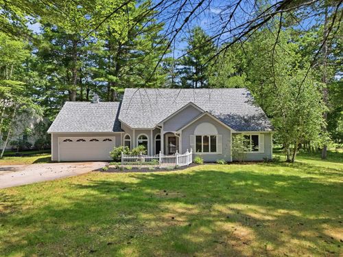 10 Falcon Way, Hales Location, NH, 03860-7924 | Card Image