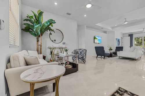 2499 Pine St, Naples, FL, 34112-5720 | Card Image