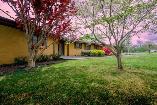 1213 Mayes Dr, Greenbrier, TN, 37073-5316 | Card Image