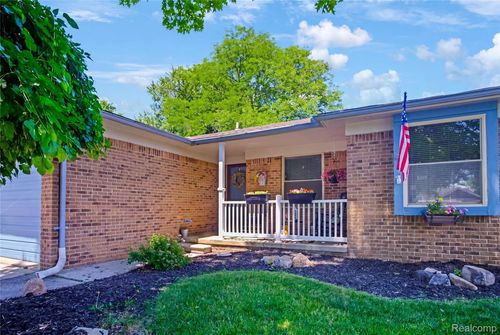 7878 Charrington Dr, Canton, MI, 48187-1814 | Card Image