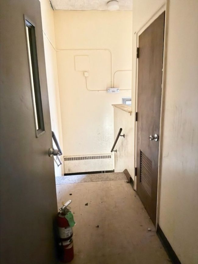 911 W Main Rd, Home with 0 bedrooms, 0 bathrooms and null parking in Middletown RI | Image 19