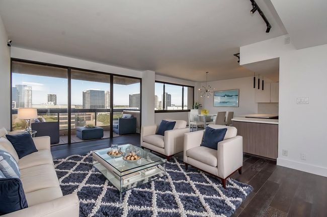 UNIT-1106 - 49 Briar Hollow Ln, Condo with 2 bedrooms, 2 bathrooms and 2 parking in Houston TX | Image 5