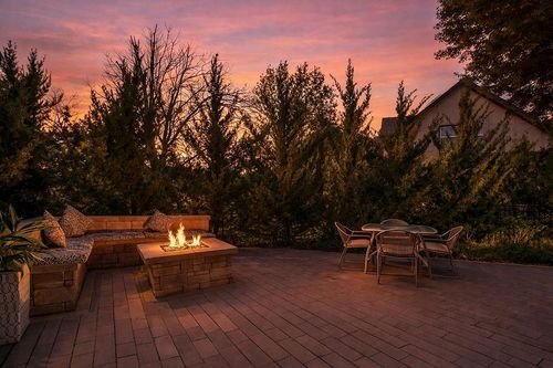 4313 Ne Maplegate Ct, Lee's Summit, MO, 64064-1654 | Card Image