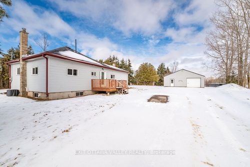 18 Dandelion Dr, Haley Station, ON, K0J1Y0 | Card Image