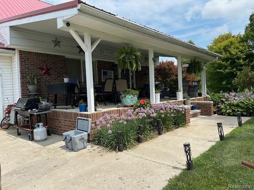 8603 Fostoria Rd, Fostoria, MI, 48435-9507 | Card Image