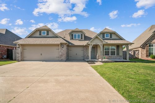 15412 E 87th St N, Owasso, OK, 74055-9411 | Card Image