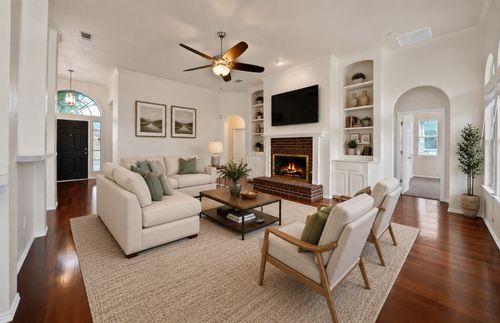 813 Yosemite Trl, Mesquite, TX, 75149-7516 | Card Image