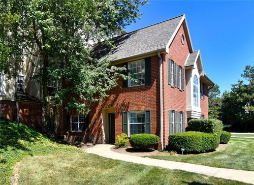 apt-100-200 Fox Hollow Dr, Mayfield Heights, OH, 44124-4198 | Card Image