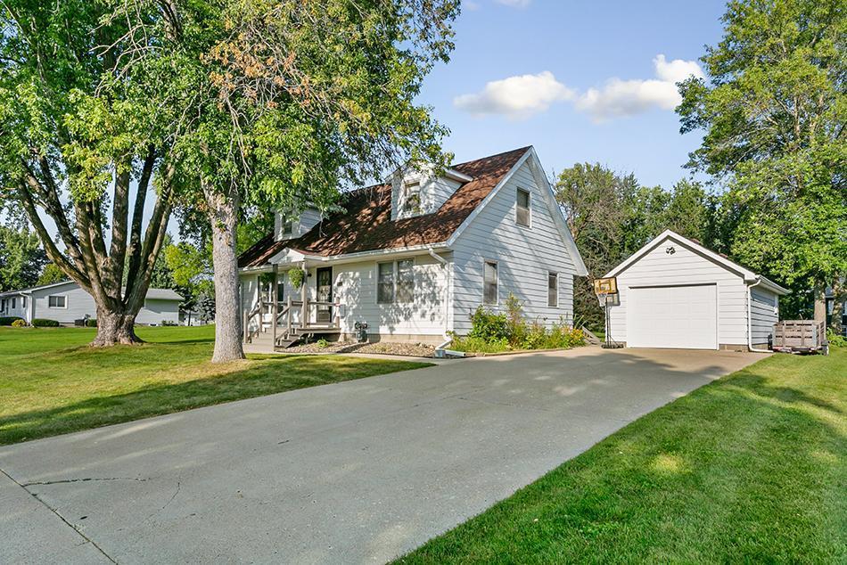 9th Ave, Owatonna, MN 55060