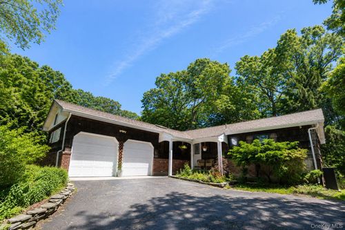 10 Camelot Ln, East Setauket, NY, 11733-1707 | Card Image