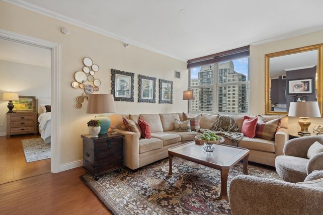 APT-1409 - 21 W Chestnut St, Condo with 2 bedrooms, 2 bathrooms and 1 parking in CHICAGO IL | Image 5