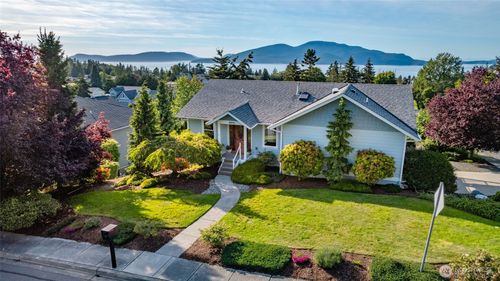 3602 W W 8th St, Anacortes, WA, 98221-4523 | Card Image